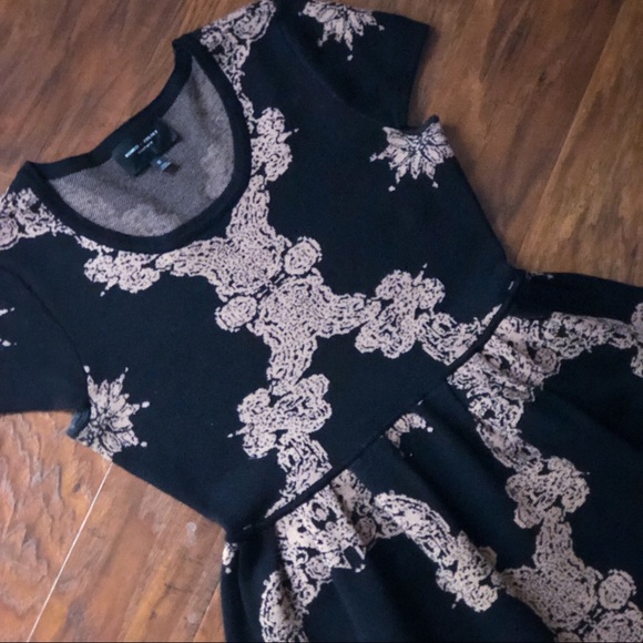 | Romeo + Juliet Couture | Dress - Picture 3 of 4